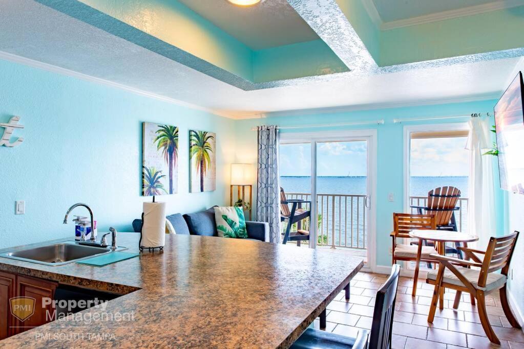 Villa On The Rocks Tampa Esterno foto
